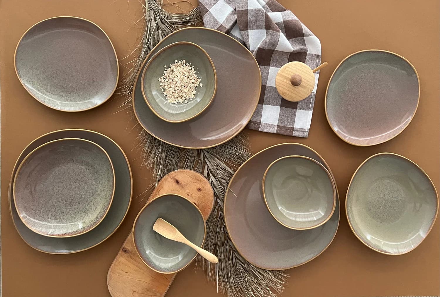 Dinnerware Sets