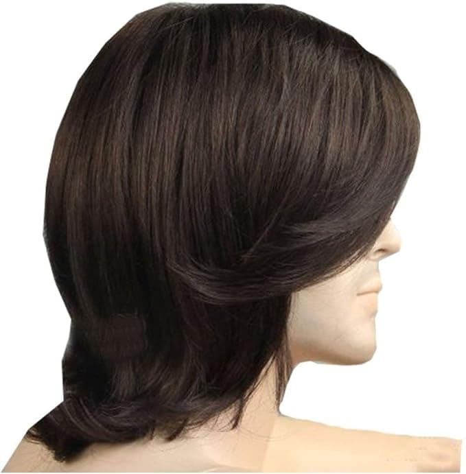 A short hair wig that suits the teeth, brown colored, made of fibers, daily loo