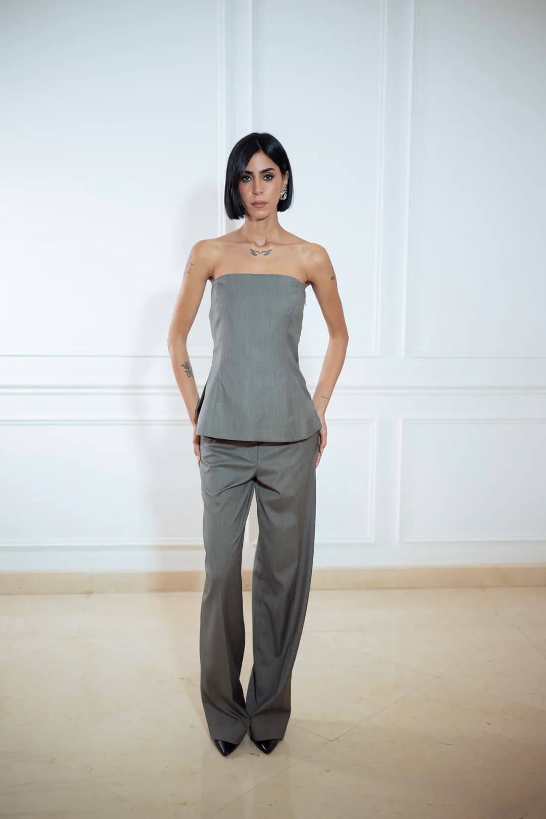 FITTED LEG PANTS WITHOUT PLEATED