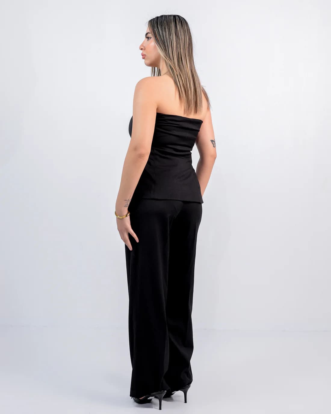 STRAPLESS TOP & FITTED STRAIGHT LEG TROUSERS
