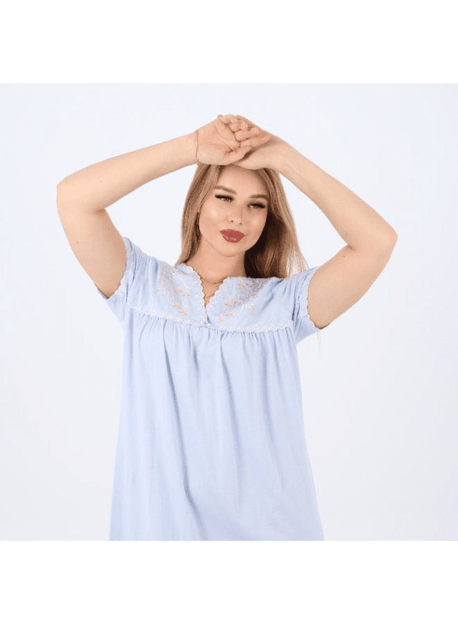 فستان نوم قطني ناعم بقصّة واسعة وتطريز أنيق على الصدر مثالي للراحة الأنيقة في ال