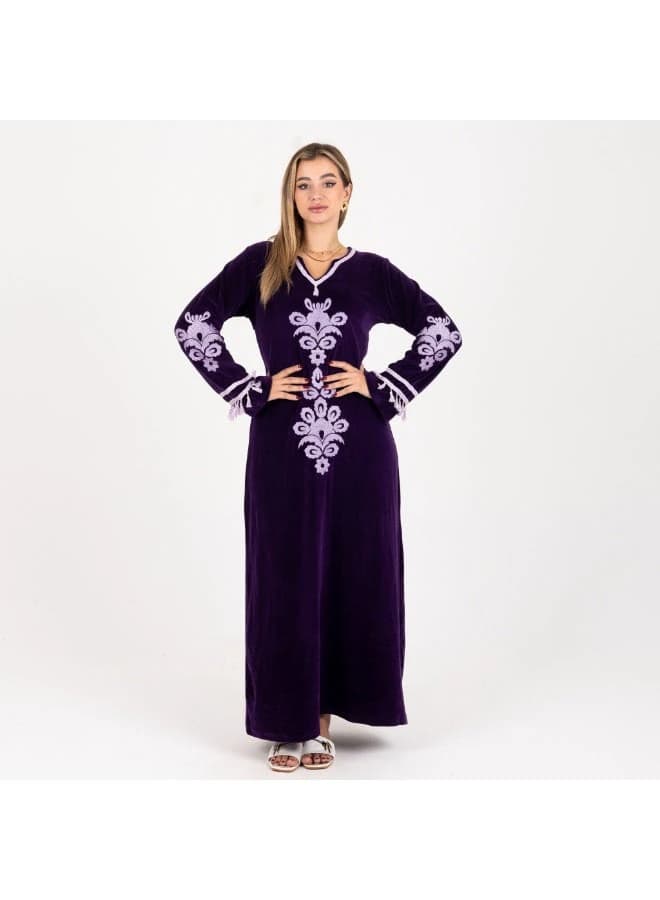 فستان نوم طويل نسائي من المخمل المطرز– باللون البنفسجي الغامق للارتداء في المنزل