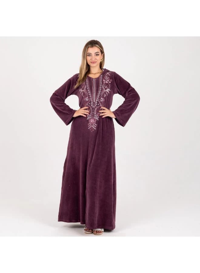 عباية قطيفة مطرّزة من ZECOTEX بأكمام واسعة