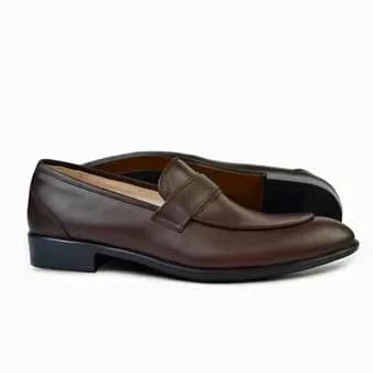 حذاء كلاسيك بني بمقدمة مخيطة (Moc Toe)