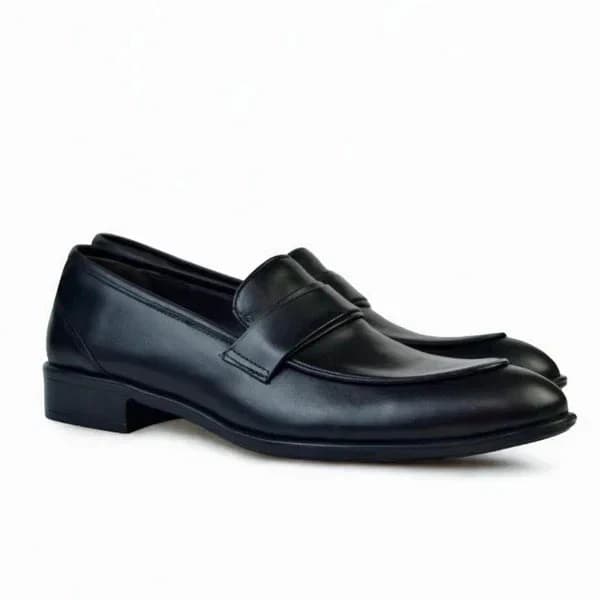 حذاء كلاسيك أسود بمقدمة مخيطة (Moc Toe)