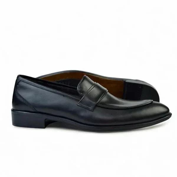 حذاء كلاسيك أسود بمقدمة مخيطة (Moc Toe)