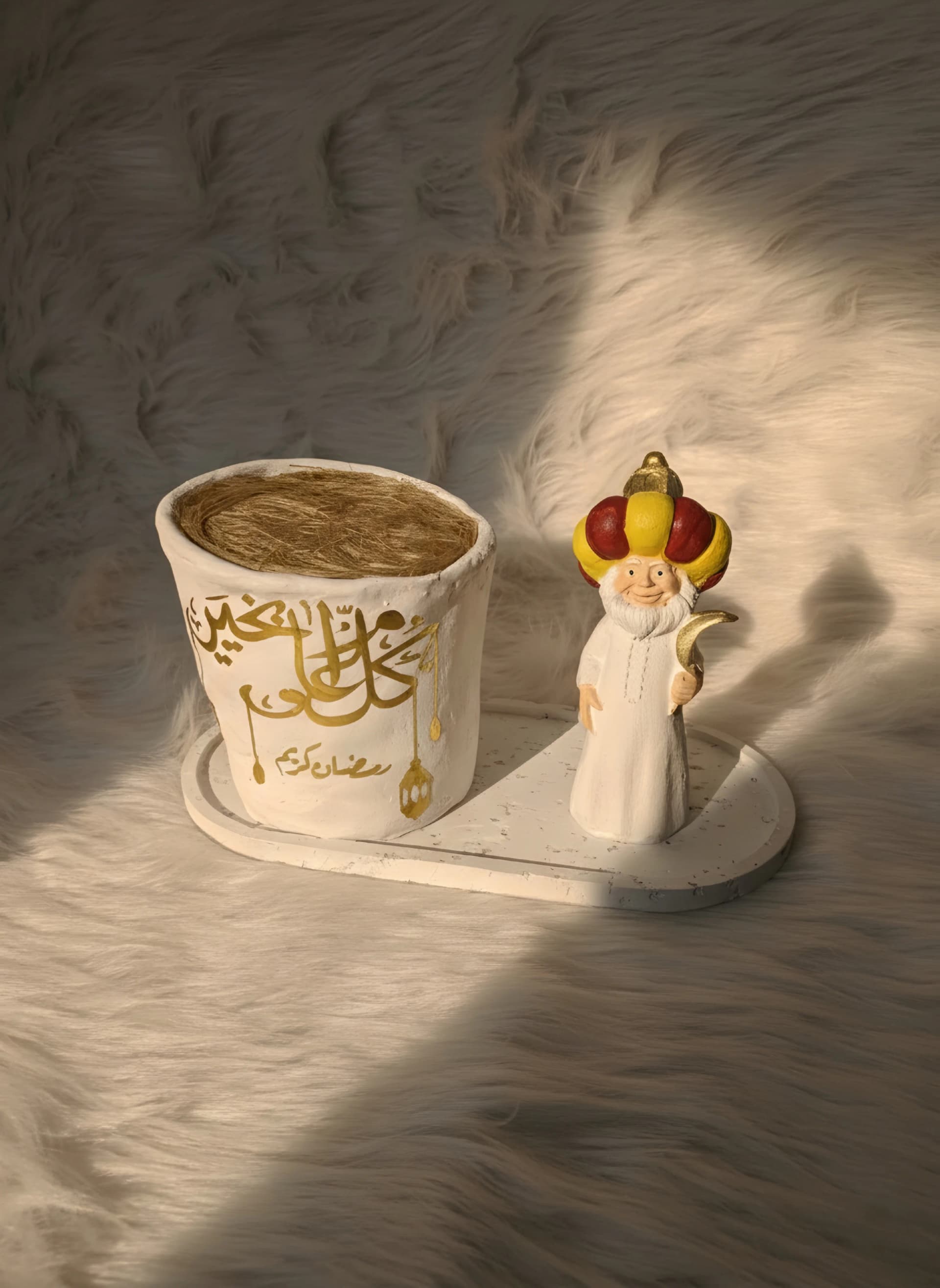 Ramadan Fananees Figurine with Kunafa Cart – Distinctive Ramadan Décor