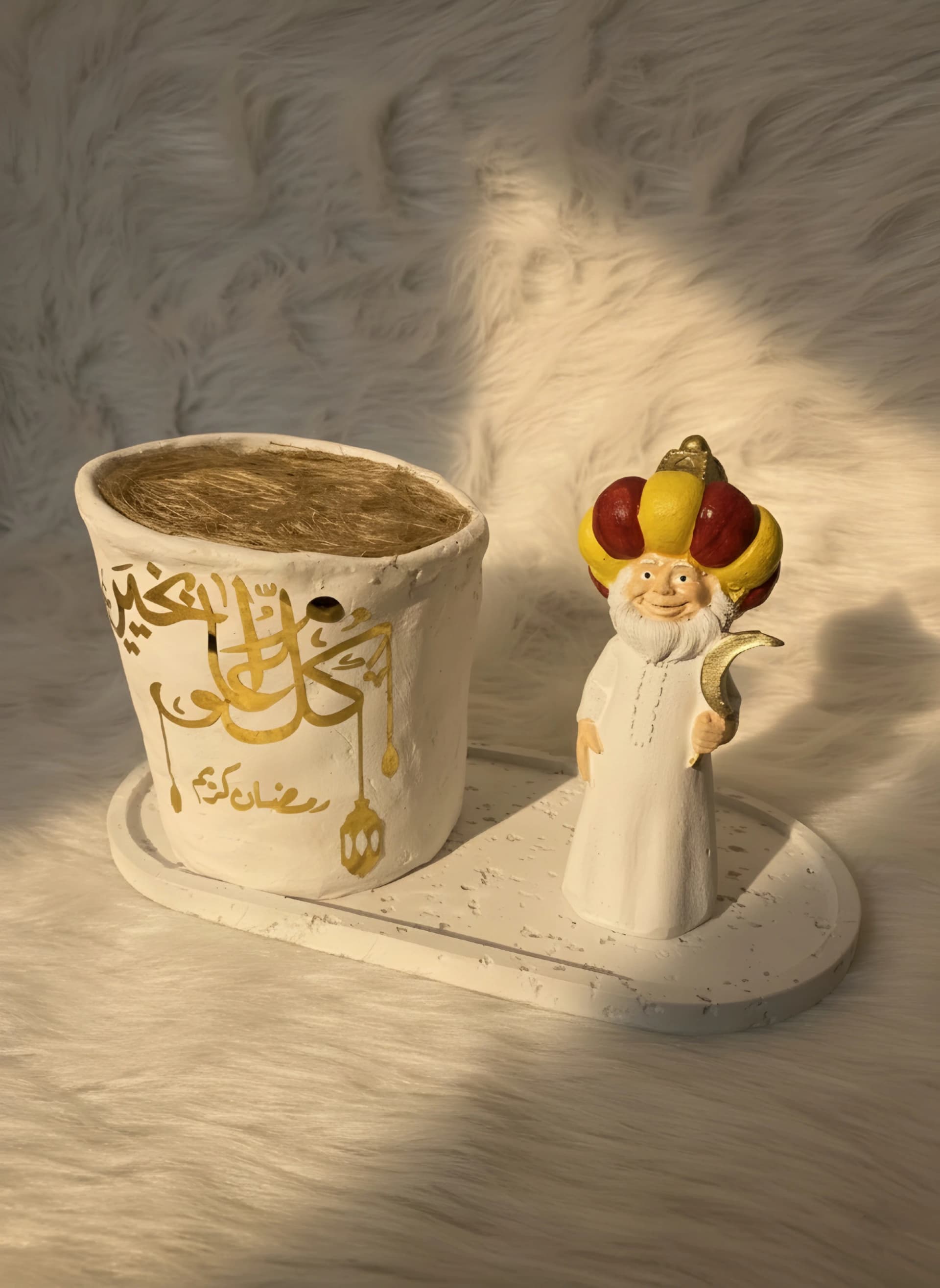 Ramadan Fananees Figurine with Kunafa Cart – Distinctive Ramadan Décor