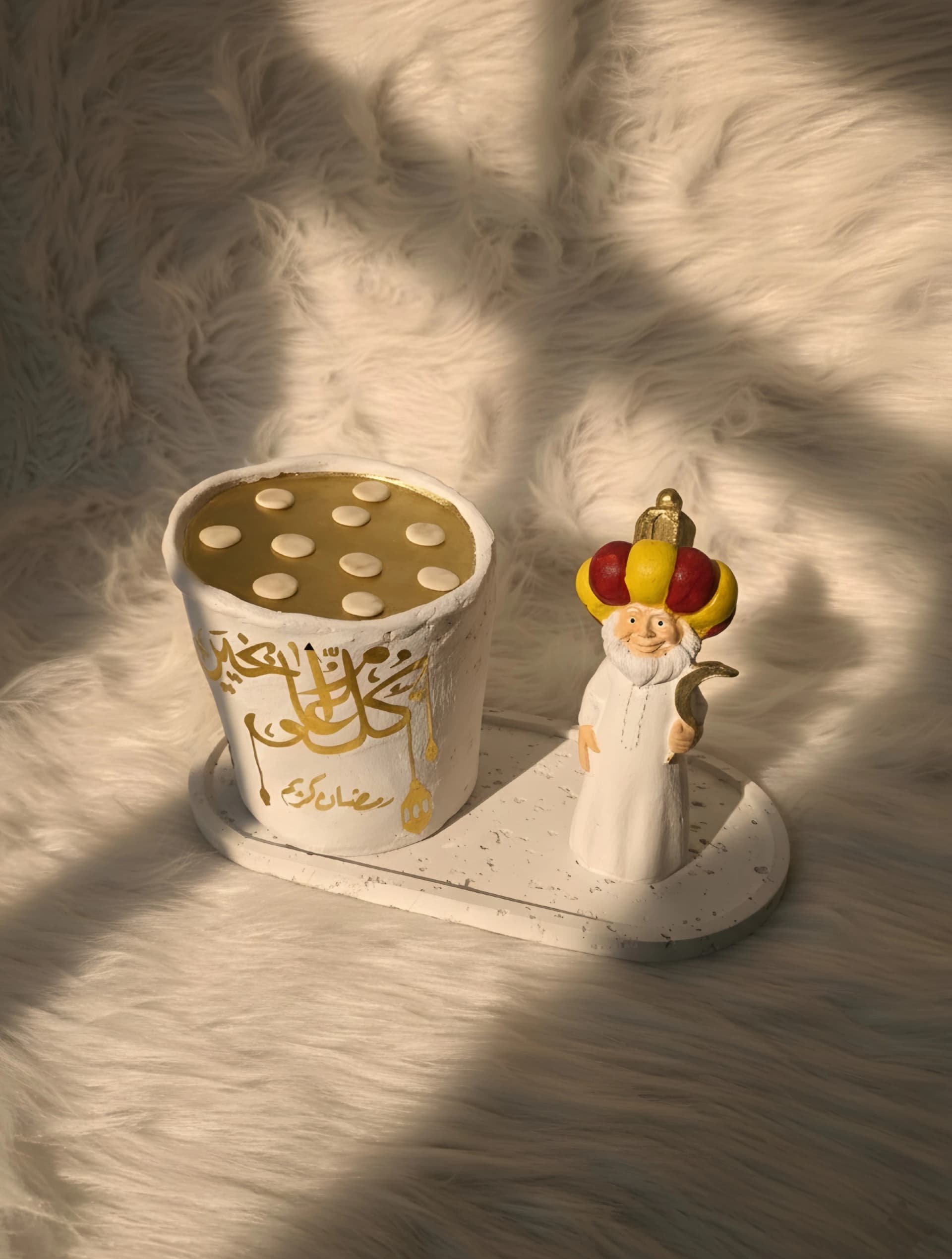 Ramadan Fananees Figurine with Qatayef Cart – Distinctive Ramadan Décor