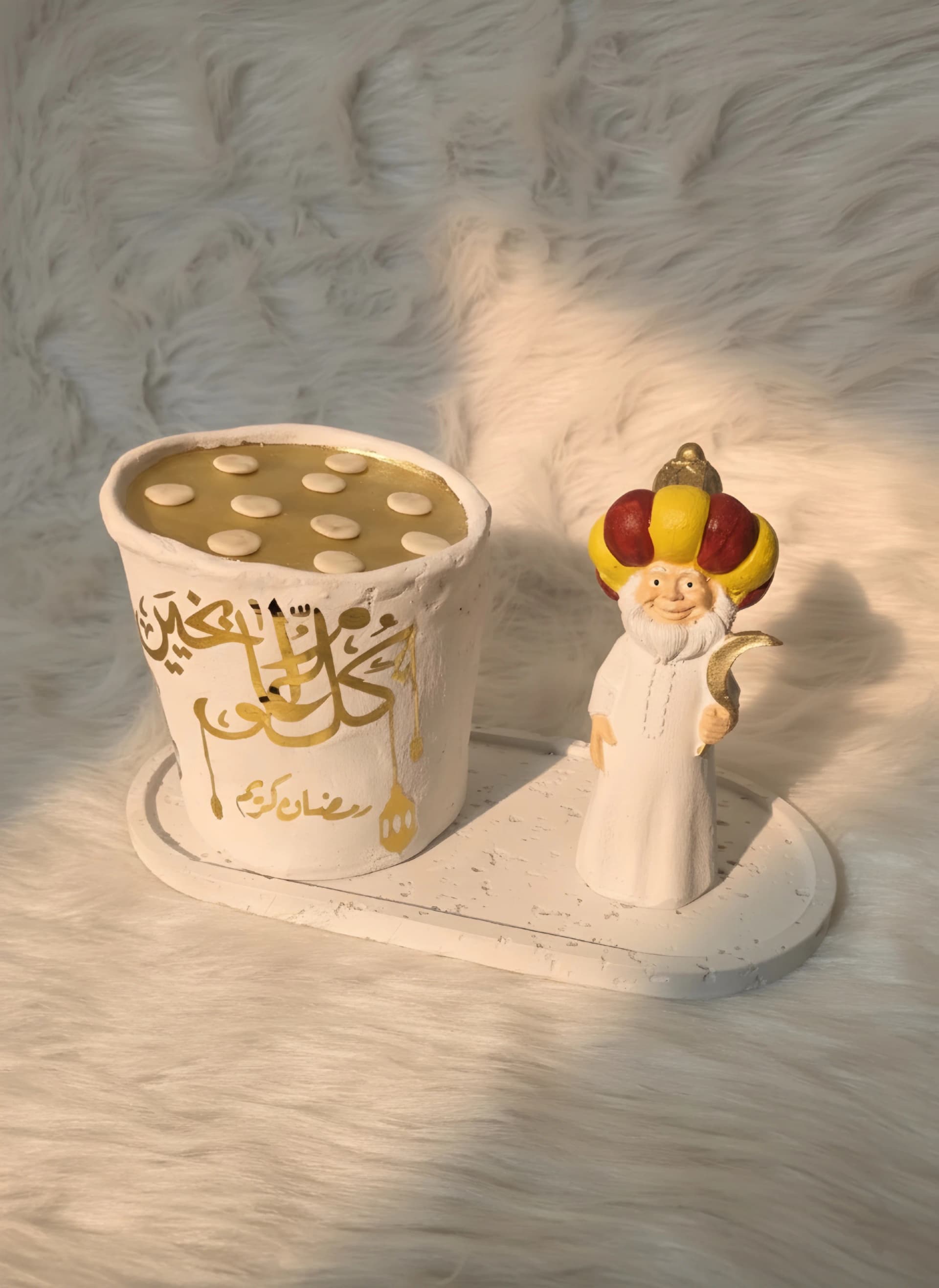 Ramadan Fananees Figurine with Qatayef Cart – Distinctive Ramadan Décor