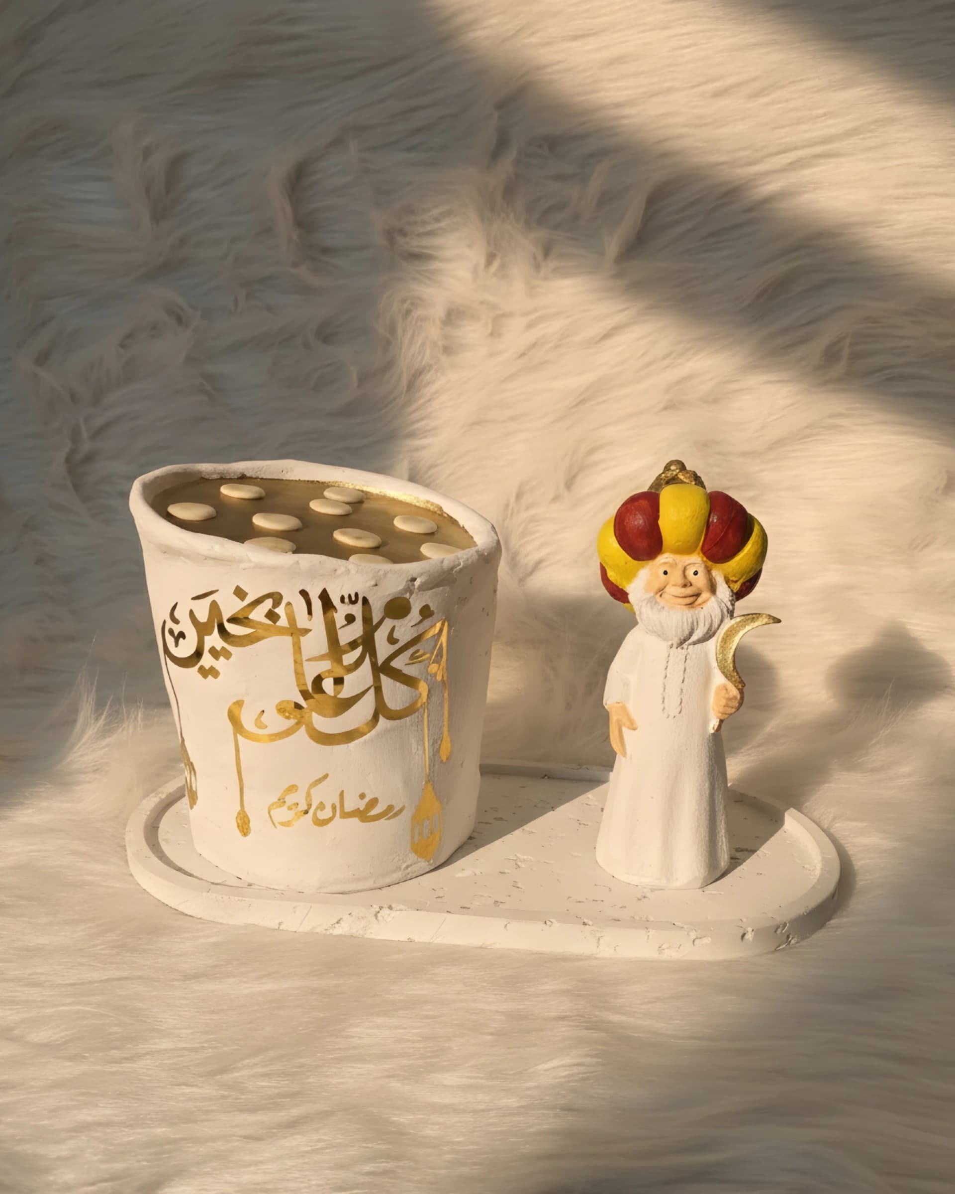 Ramadan Fananees Figurine with Qatayef Cart – Distinctive Ramadan Décor