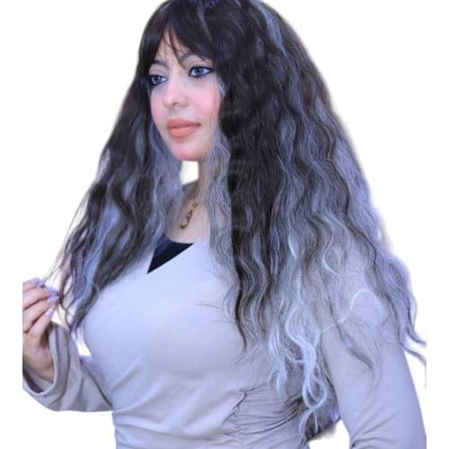 باروكة سوداء مع لمسات هايلايت رمادية وغرة جانبية – باروكة أنيقة للنساء.
