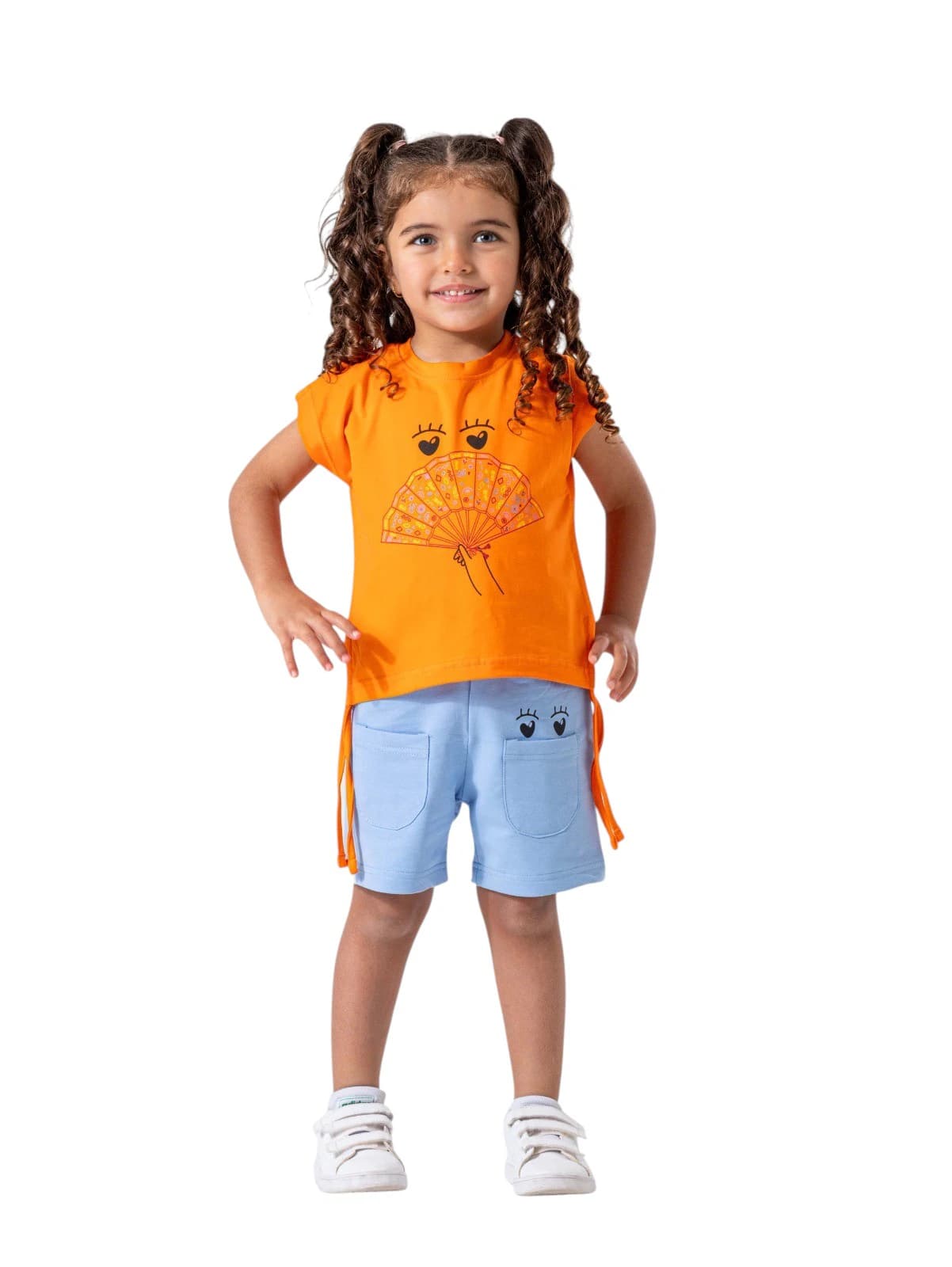 Girls' shorts and t-shirt set - sizes 2 to 5 years, multi-colored