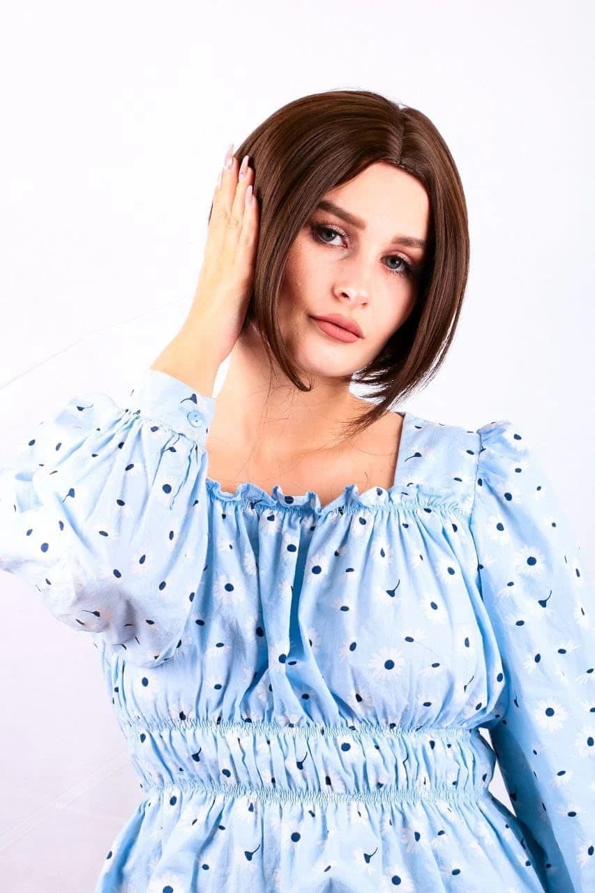 DILLARDS Elegant Short Brown Synthetic Hair Wig, Shoulder Length Bob Style