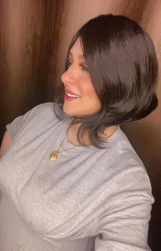 DILLARDS Short Bob Wig – Black Shoulder Length with Side Bangs