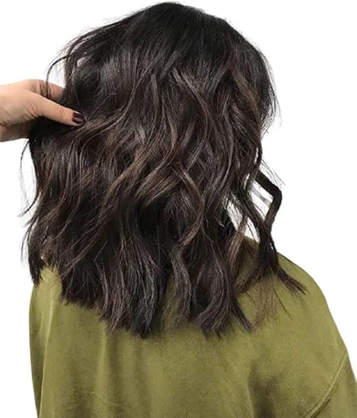 باروكة شعر نسائي مموج على الكتف من DILLARDS – بني