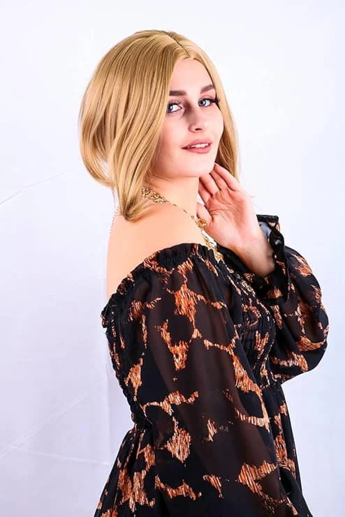 DILLARDS Shoulder Length Straight Blonde Wig