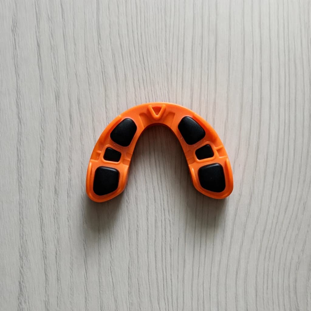 Mouth Guard for boxing and self-defense exercises (Color may vary)
