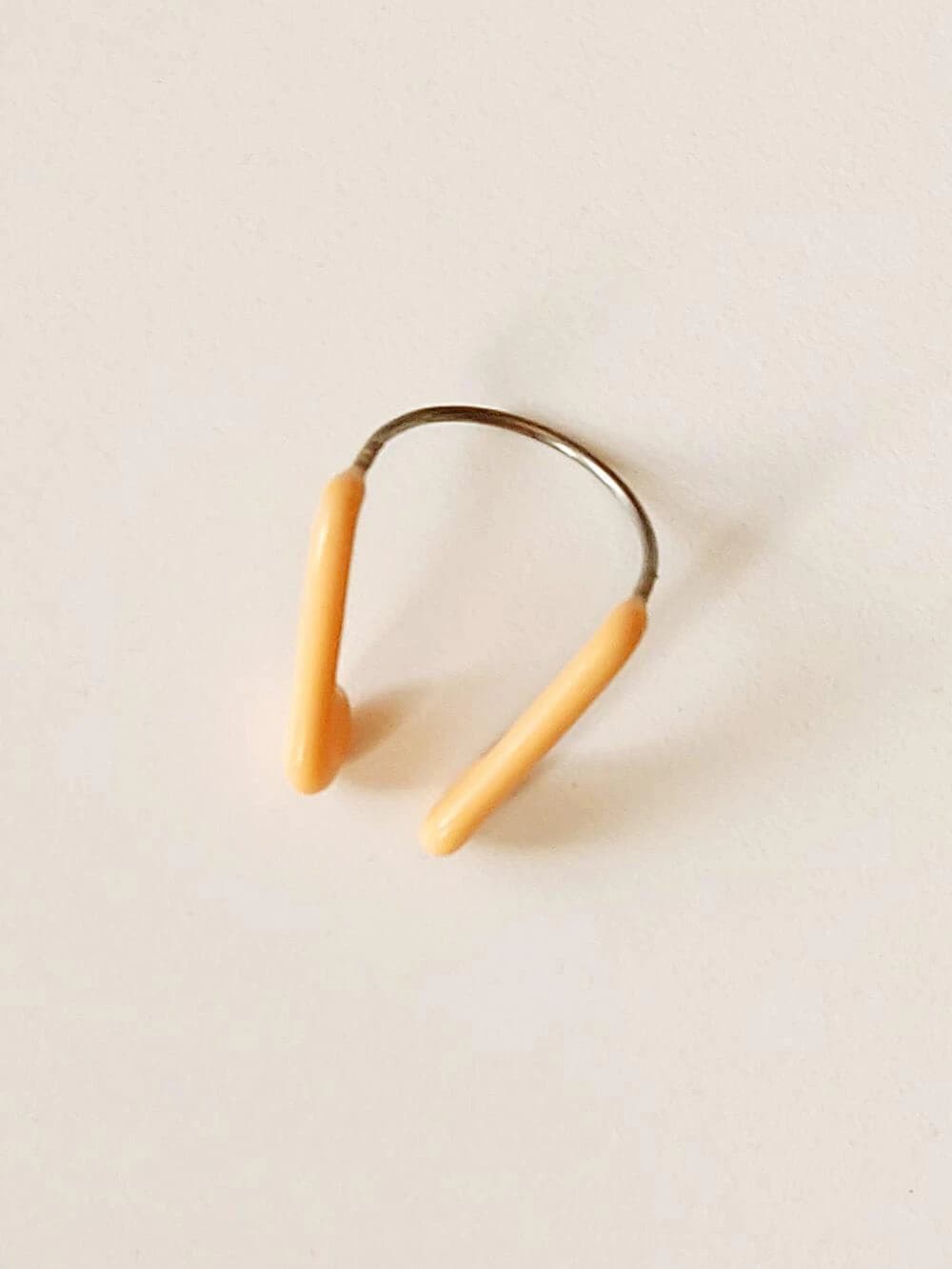 Nose Plug (Color May Vary)