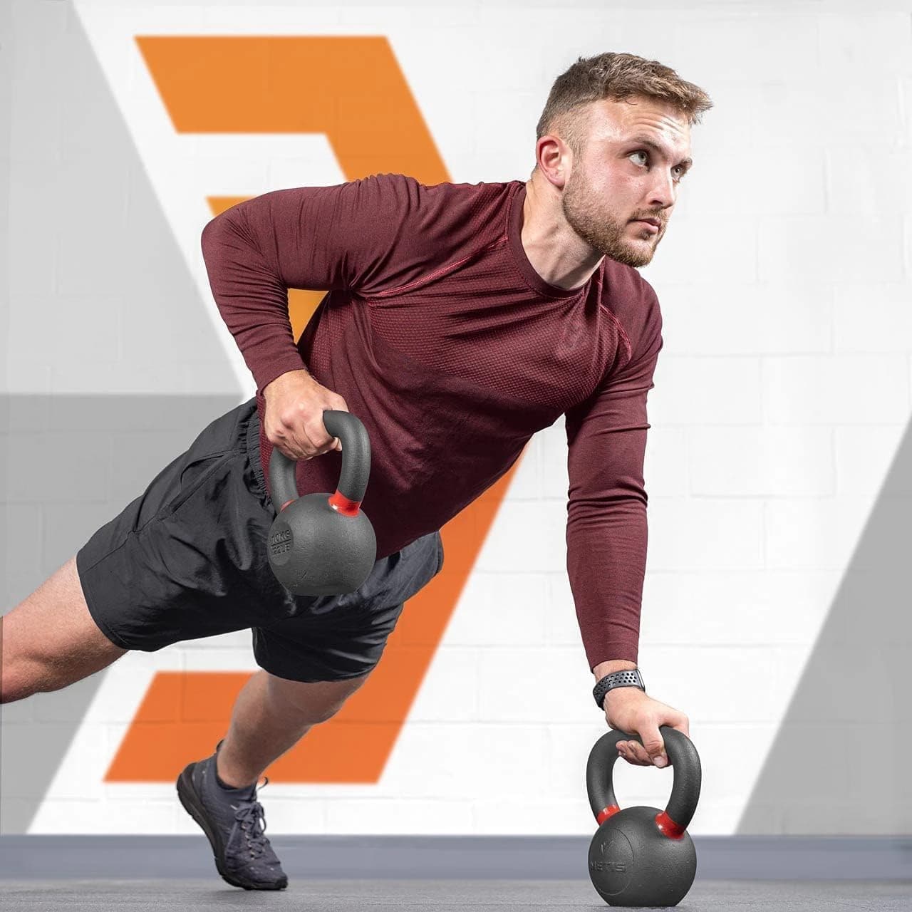 Professional Cast Iron Kettlebell (8 kg) for Exercise - Wide, Comfortable Grip 
