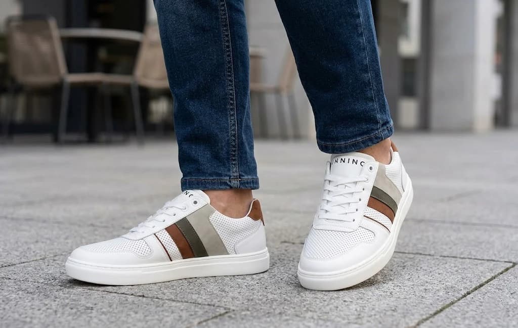 Men's casual shoes made of genuine leather and suede