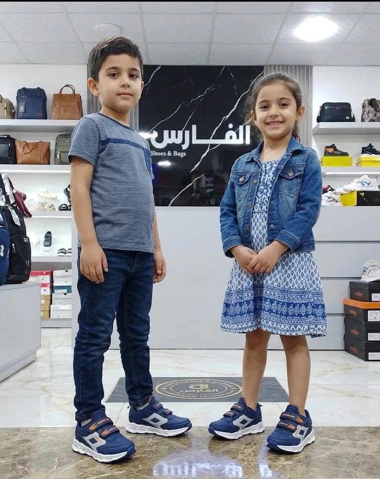 Flash leather shoes for children