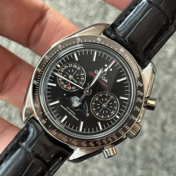 Omega Speedmaster Moonwatch Co-Axial Chronograph - Master Copy