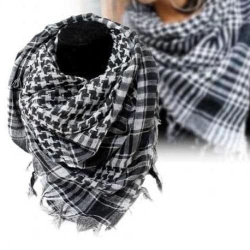 شال فلسطيني أنيق وعصري جداً، مخطط باللونين الأبيض والأسود